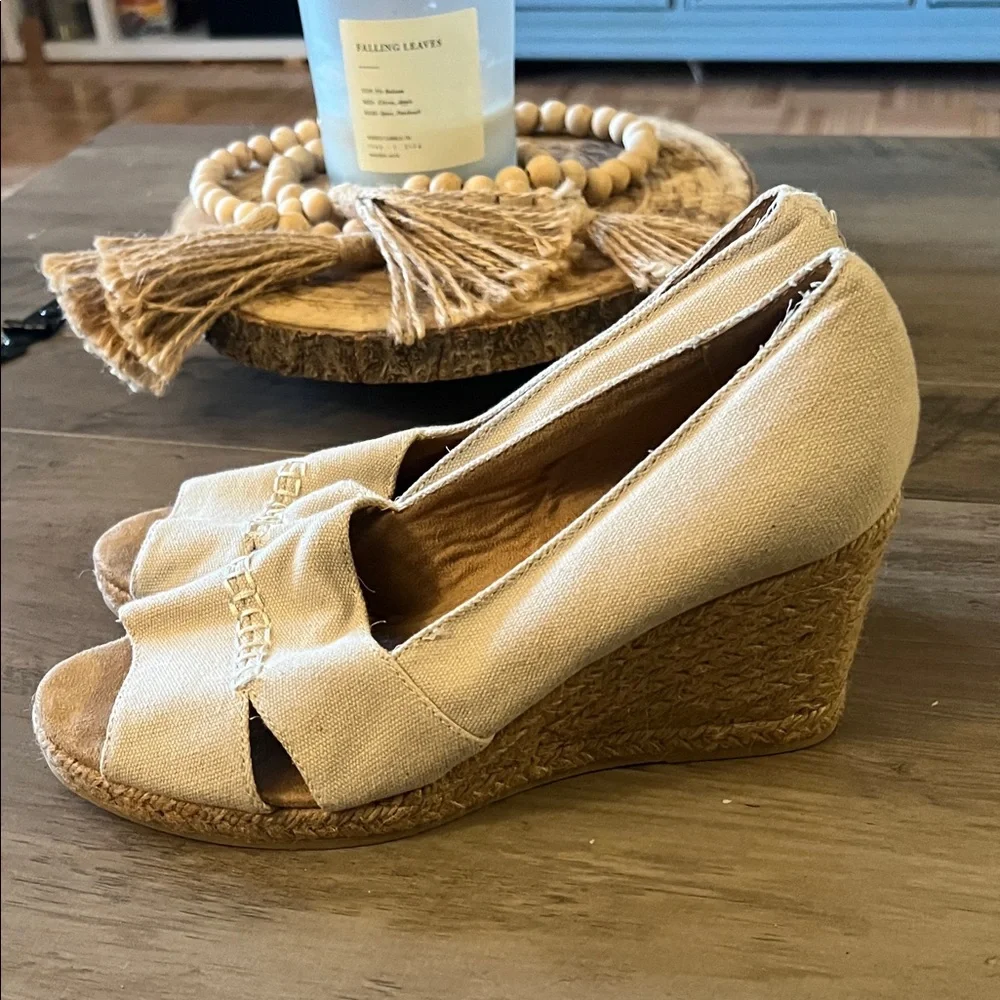 Elegant Cream espadrilles